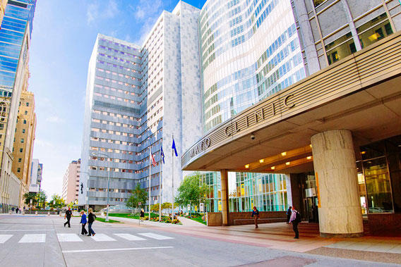 entrance of Mayo Clinic building